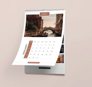 Calendario de pared con faldilla personalizado con logotipo de empresa.